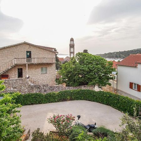 Apartments Dirk Hvar Town Extérieur photo